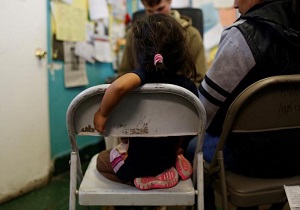 هراس مهاجران آمریکایی از فرستاده شدن فرزندانشان به مراکز نگهداری از کودکان بی‌سرپرست