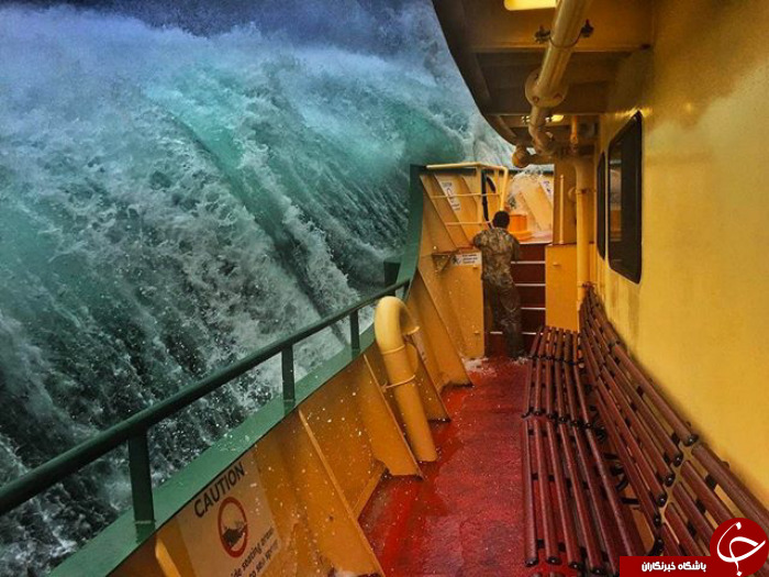 تصاویر دیده نشده از برخورد سهمگین امواج دریا با کشتی