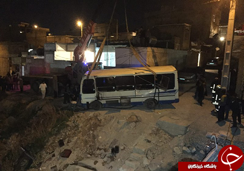 واژگونی مینی بوس در سلطان آباد+تصاویر