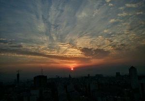لحظات زیبای طلوع خورشید در پایتخت + فیلم