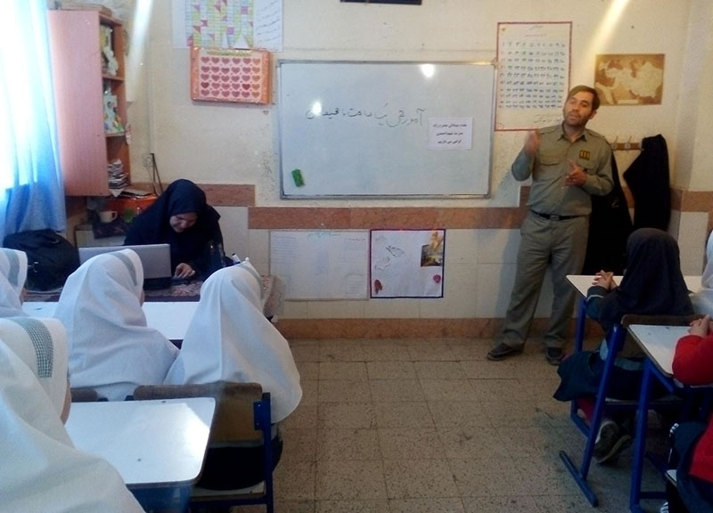 اجرای طرح یک ساعت با محیط بان در مدارس استان