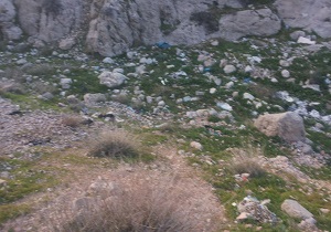 گلایه یک شهروند از انباشت زباله در رستم آباد + فیلم