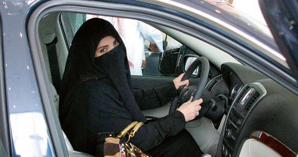 جنجال در توییتر در پی احتمال قانونی شدن رانندگی زنان در عربستان سعودی