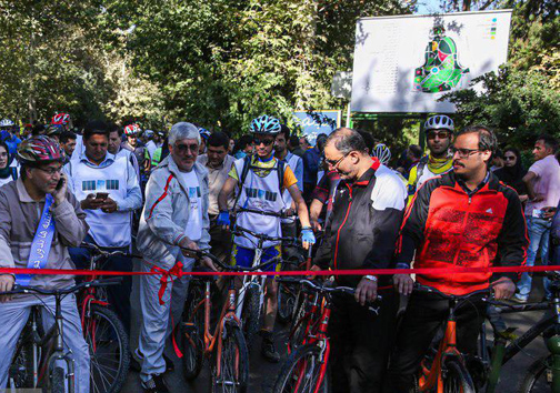 از پا به رکاب شدن نصف جهان در چهارباغ تا افتتاح ورزشگاه 23 ساله اصفهان