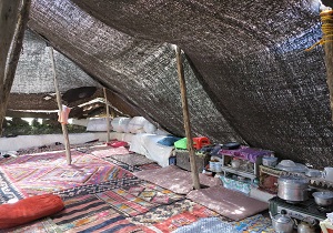 سیاه چادر عشایر آماده پذیرایی از میهمانان نوروزی