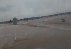 حادثه‌ای ناگوار در کرج/خطرناک‌ترین راه برای عبور دانش‌آموزان/رودخانه کاجو جانی دوباره گرفت + فیلم و تصاویر