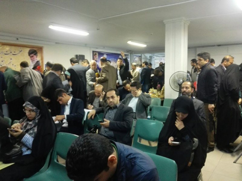 چه کسانی برای ثبت نام در انتخابات شورای شهر تهران در فرمانداری حضور یافتند؟+ تصاویر