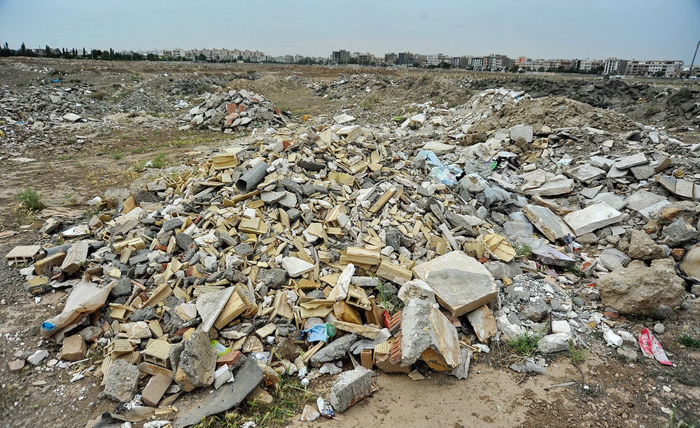 پاکسازی شهر از نخاله ها توسط شهرداری اهواز