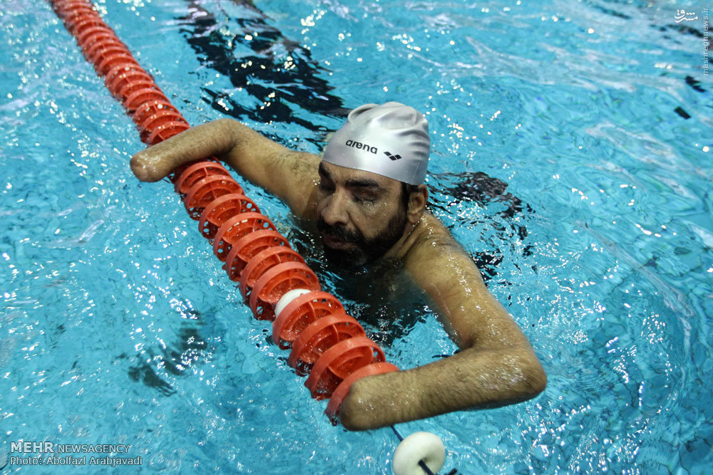 آغاز مسابقات شنای نابینایان کشور در مشهد