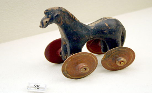 قدیمی‌ترین اسباب بازی دنیا را در موزه یونان ببینید + تصاویر