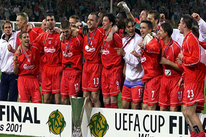 دیدار خاطره انگیز لیورپول و آلاوز در فینال یورو لیگ 2001+فیلم