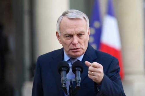 وزیر خارجه فرانسه: هنوز علت سقوط هواپیمای مصری مشخص نیست