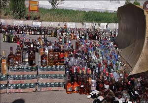 کشف بیش از ۷ هزار قوطی مشروبات الکلی در سیریک