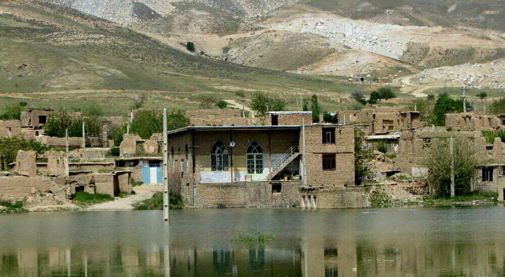 سرریز آب سد کمال صالح، دو روستا را زیر آب برد