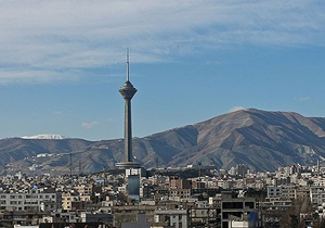 دو منطقه تهران ناسالم برای گروه‌های حساس /بعدازظهر پایتخت شاهد رگبار ،رعدوبرق و وزش باد شدید
