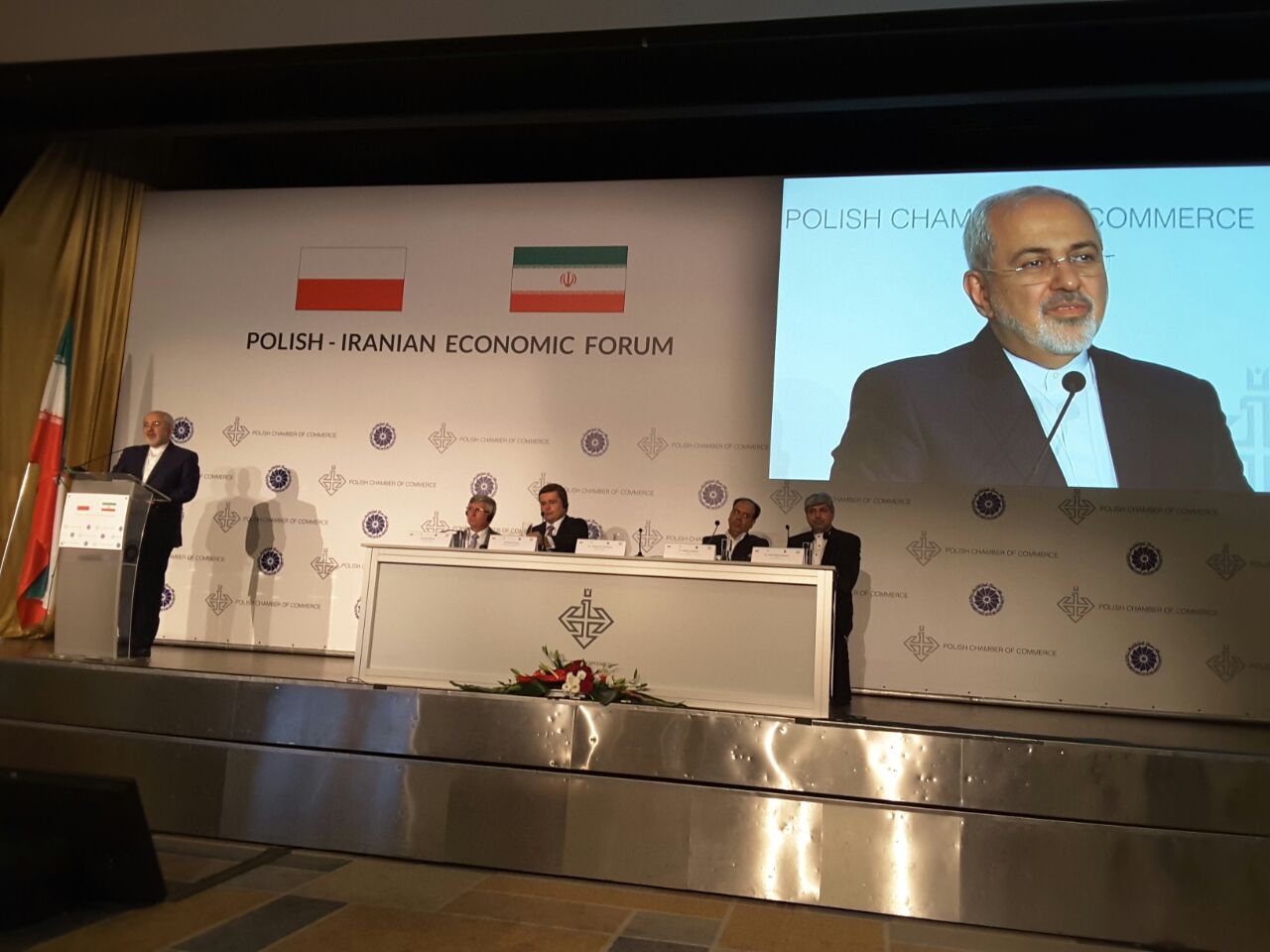 ظریف در همایش اقتصادی مشترک ایران و لهستان حضور یافت