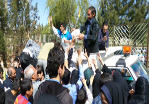 فاجعه در شهرستان هرسین/ توزیع تکان‌دهنده آب شرب بین مردم! + فیلم