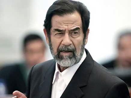 ماجرای سوال یک خبرنگار از "صدام"/دیکتاتور سابق عراق به امیر کویت در خودرو تشریفاتش چه گفت؟ + تصاویر