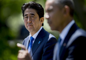استفاده سیاسی از آئین شینتو در حاشیه اجلاس جی-7 / نخست وزیر ژاپن، اوباما و کامرون را به معبد می‌برد