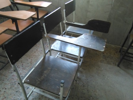 بازسازی 3 هزار صندلی فرسوده کلاس درس در جیرفت