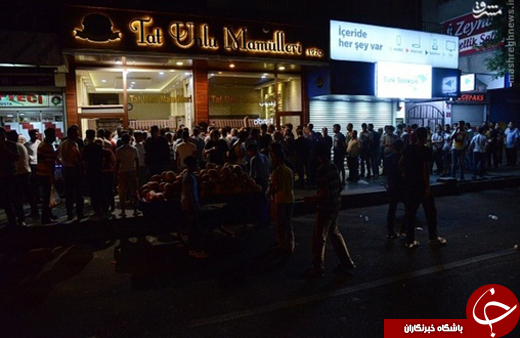 عکس/ هجوم مردم ترکیه برای خرید نان