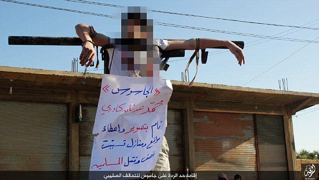 داعش قلب جوانی را با چاقو درید/ ادامه داستان غم‌انگیز قتلهای فجیع داعش+تصاویر