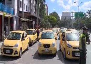 اعتراض رانندگان تاکسی به اوضاع کاری + فیلم