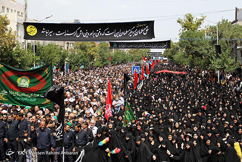 تشییع 2 شهید گمنام هشت سال دفاع مقدس در مشهد+ تصویر