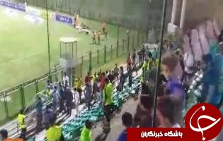 درگیری هواداران سپاهان و استقلال خوزستان+فیلم