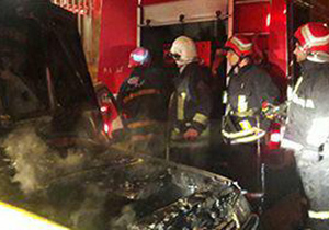 آتش گرفتن خودرو پژو در پارکینگ منزل مسکونی