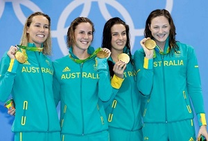 قهرمانی خواهران استرالیایی در شنای ۴ در ۴۰۰ متر