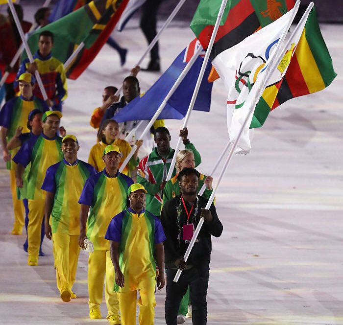 لحظه به لحظه با اختتامیه المپیک ریو/اهتزاز پرچم ایران در مراسم اختتامیه در غیاب ورزشکاران