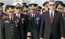 820 نظامی عضو نیروی دریایی و زمینی ارتش ترکیه عزل شدند