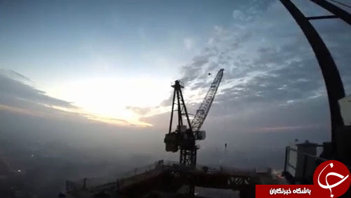 صعود دلهره‌آور زوج روس از بلندترین آسمان‌خراش جهان بدون ابزار ایمنی+ تصاویر