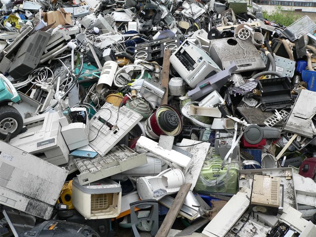 زباله های الکترونیکی ایران در سایه بی‌توجهی بی‌فایده مانده‌اند