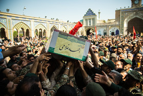 تدفین پیکر شهید احمد غلامی در قطعه 29 گلزار شهدای بهشت زهرا