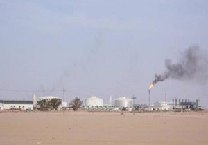 درگیری در بنادر نفتی لیبی/ نیروهای خلیفه حفتر کنترل کامل دو بندر نفتی را در دست گرفتند