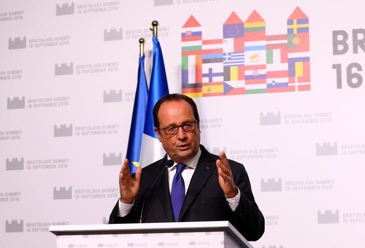 اولاند: فرانسه برای مبارزه با تروریسم به منابع بیشتری نیاز دارد