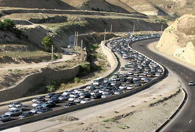ترافیک نیمه سنگین در آزاد راه کرج –قزوین / کرج – چالوس  فردا یک طرفه می‌شود