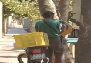 سرقت از صندوق صدقات در خیابان ظفر + فیلم