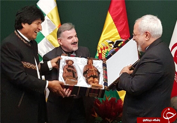 تبادل هدیه میان ظریف و رییس جمهوری بولیوی + تصاویر