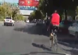 شهروندخبرنگار: رکاب زدن دوچرخه با یک پا + فیلم