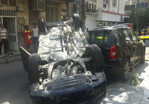 واژگونی لکسوس در خیابان مفتح تهران + تصاویر