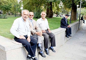 27 درصد سالمندان استان فارس بیکار و 17 درصد بدون درآمد هستند