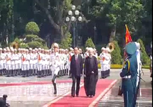استقبال رسمی رئیس جمهور ویتنام از رئیس جمهور کشورمان + فیلم