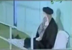 اشک‌های امام خمینی در عزای سیدالشهدا + فیلم