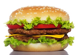 ساندویچ همبرگر؛ بمب آنتی‌بیوتیک/ معروف‌ترین برندهای فست فود جانتان را هدف قرار داده‌اند
