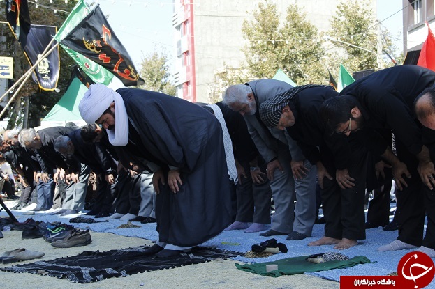 اقامه نماز ظهر عاشورا با یاد ثارالله در ارومیه +تصاویر