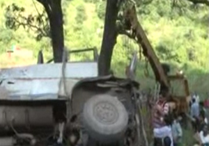 واژگونی مرگبار اتوبوس در هند با 21 کشته و 41 زخمی  + فیلم