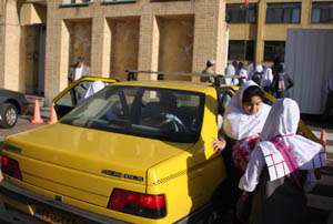 فعالیت 2000 راننده تاکسی به عنوان سرویس مدارس در ارومیه